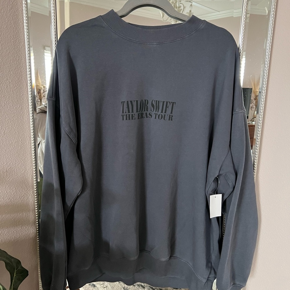 Taylor Swift Eras Tour crewneck Large